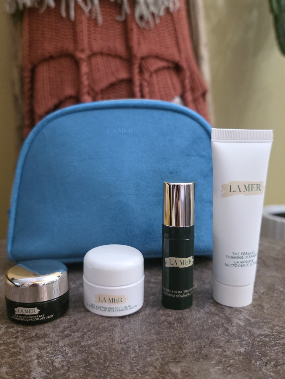 La Mer Luxury Skincare Travel Set Eye Cream Soft Cream Serum Cleanser + bag